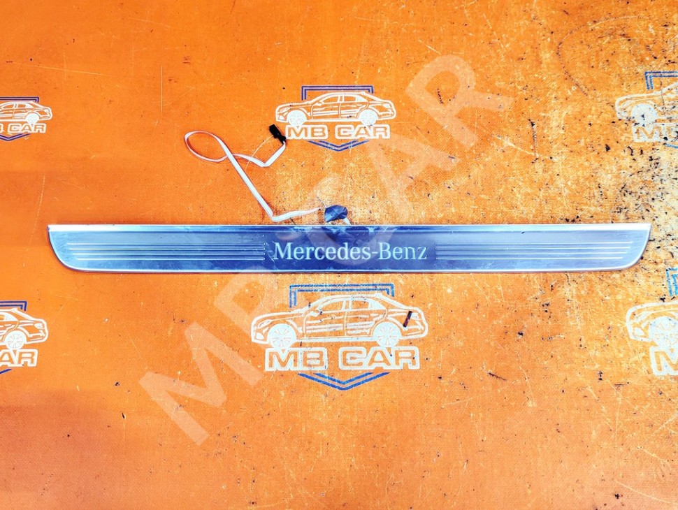 Накладка порога внутренняя MERCEDES-BENZ C-класс W205/S205/C205/A205 (2014 - 2018) фото 1 — Разборка Мерседес