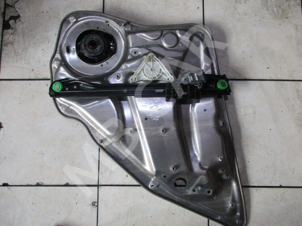 Стеклоподъемник задний левый MERCEDES-BENZ C-класс W204/S204/С204 рестайлинг (2011 - 2015) фото 1 — Разборка Мерседес