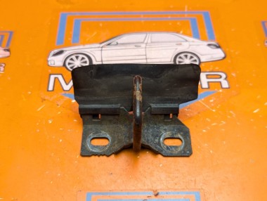 Ответная часть замка капота MERCEDES-BENZ A-класс W168 (1997 - 2001) A 160 1.6 AT (102 л.с.) &mdash; Разборка Мерседес