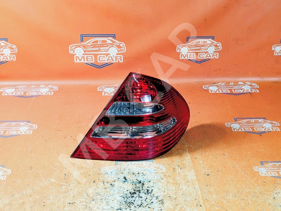 Фонарь задний правый MERCEDES-BENZ E-класс W211/S211 (2002 - 2006) фото 1 &mdash; Разборка Мерседес