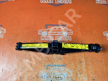 Домкрат MERCEDES-BENZ GLE-класс W166 (2015 - 2018) — Разборка Мерседес