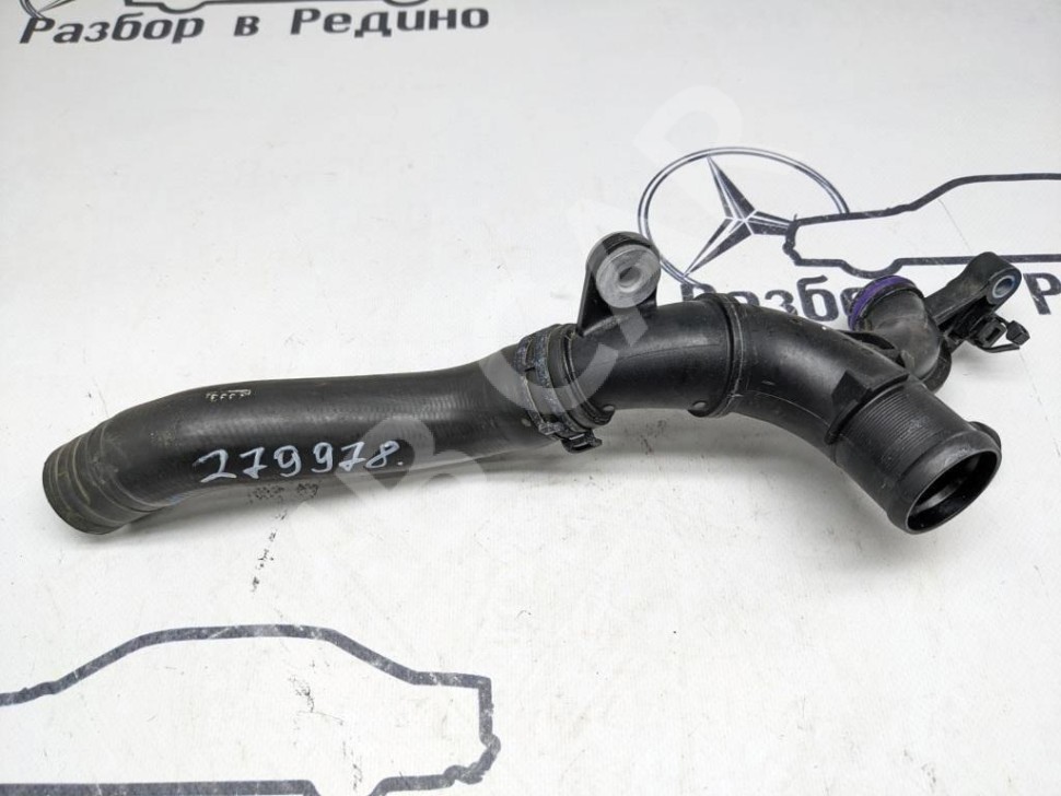 Патрубок ОЖ MERCEDES-BENZ CLA-класс C118/X118 (2019 - 2023) фото 1 — Разборка Мерседес