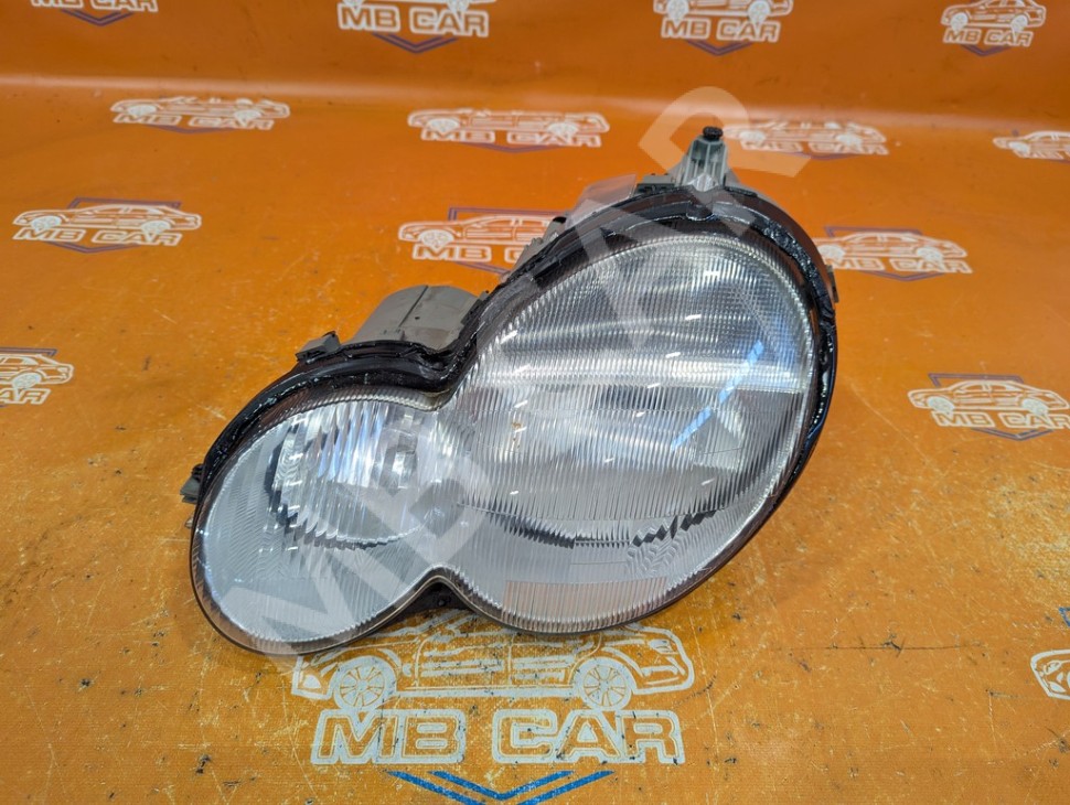 Фара левая MERCEDES-BENZ C-класс W203/S203/CL203 (2000 - 2004) фото 1 — Разборка Мерседес