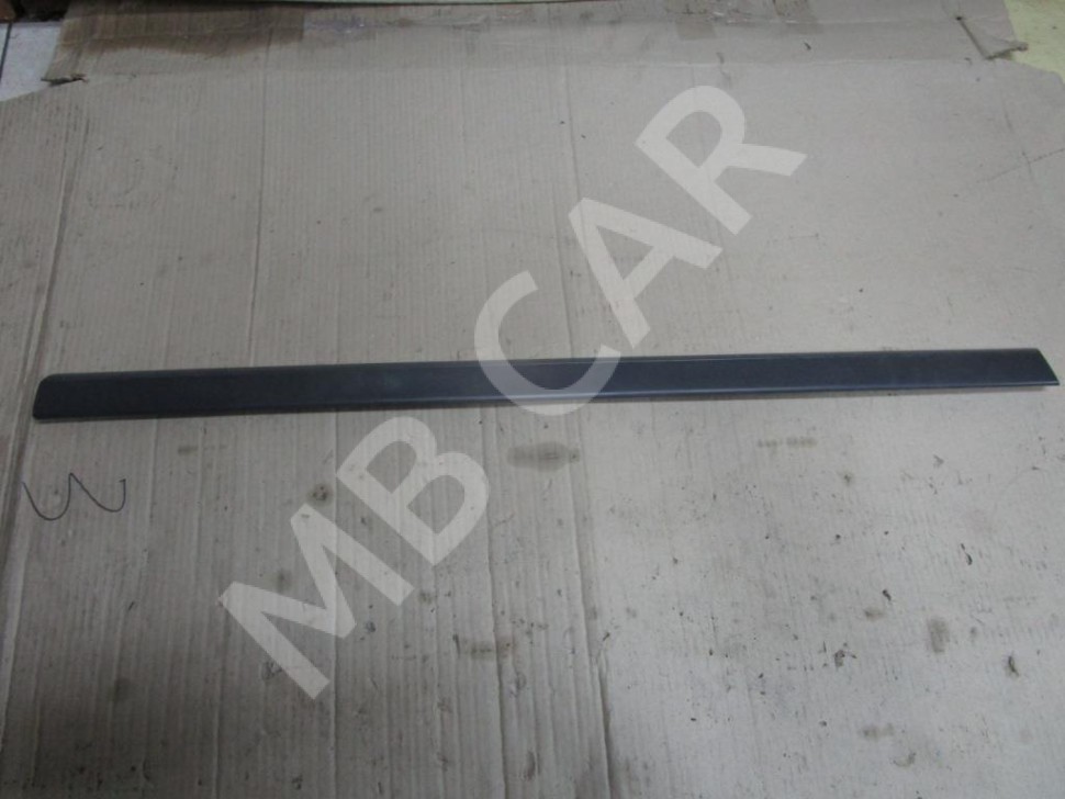 Молдинг двери MERCEDES-BENZ C-класс W202/S202 (1993 - 1997) фото 1 — Разборка Мерседес