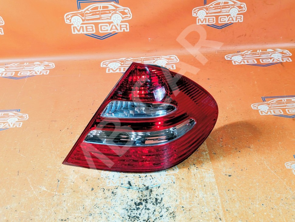 Фонарь задний правый MERCEDES-BENZ E-класс W211/S211 (2002 - 2006) фото 1 &mdash; Разборка Мерседес