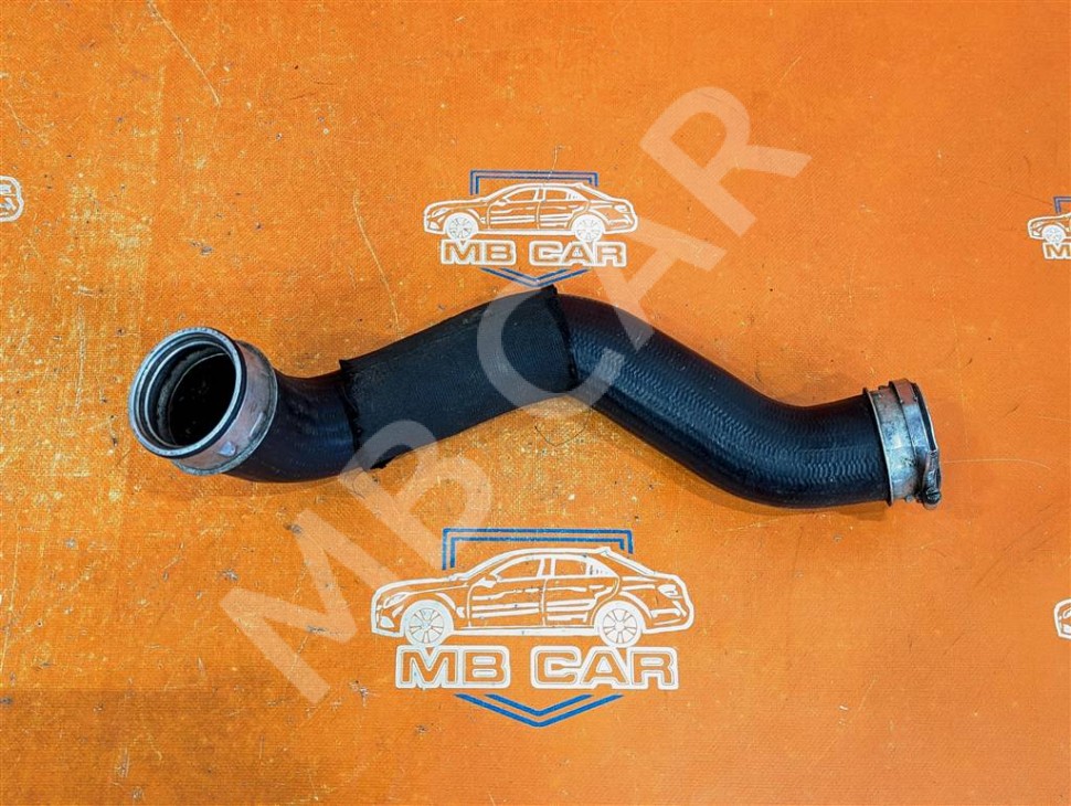 Патрубок интеркулера MERCEDES-BENZ E-класс W211/S211 (2002 - 2006) фото 1 &mdash; Разборка Мерседес