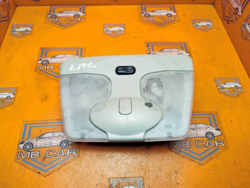 Плафон салона MERCEDES-BENZ A-класс W168 рестайлинг (2001 - 2004) A 210 2.1 AT (140 л.с.) фото 1 &mdash; Разборка Мерседес