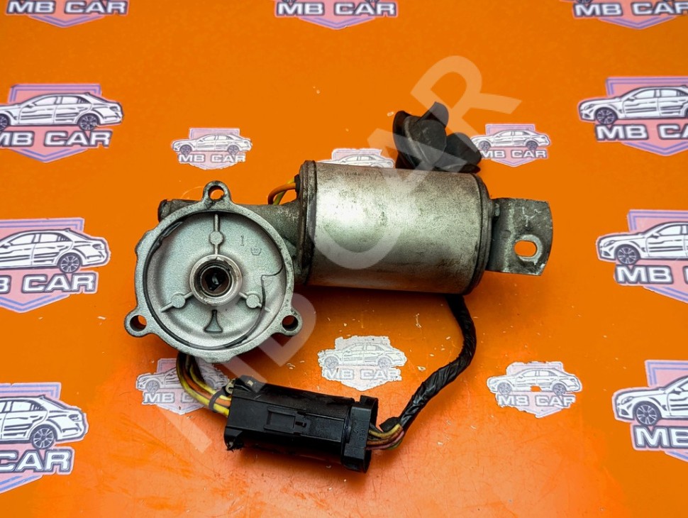 Моторчик раздаточной коробки MERCEDES-BENZ M-класс W163 (1997 - 2001) фото 1 &mdash; Разборка Мерседес