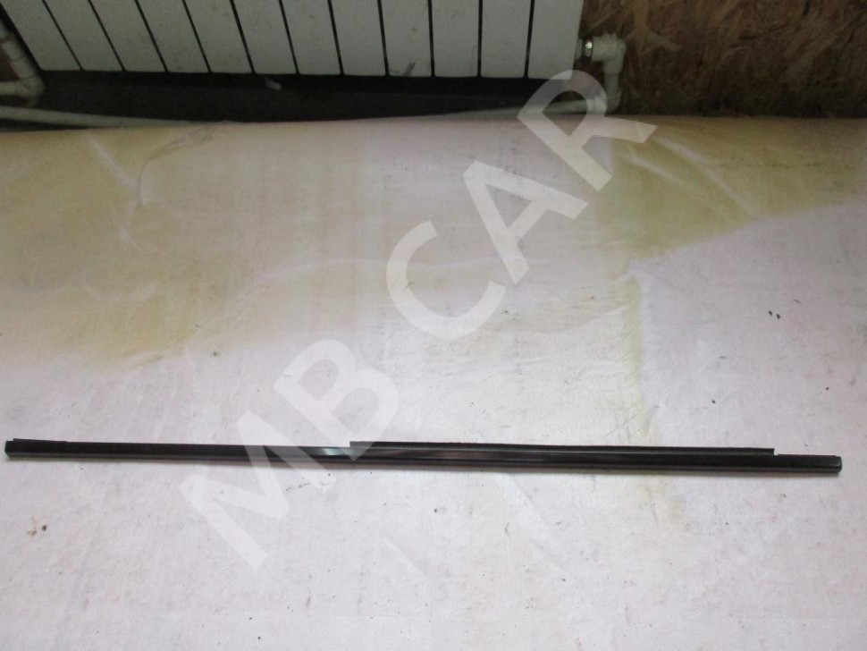 Молдинг стекла двери MERCEDES-BENZ E-класс W210/S210 рестайлинг (1999 - 2003) фото 1 — Разборка Мерседес