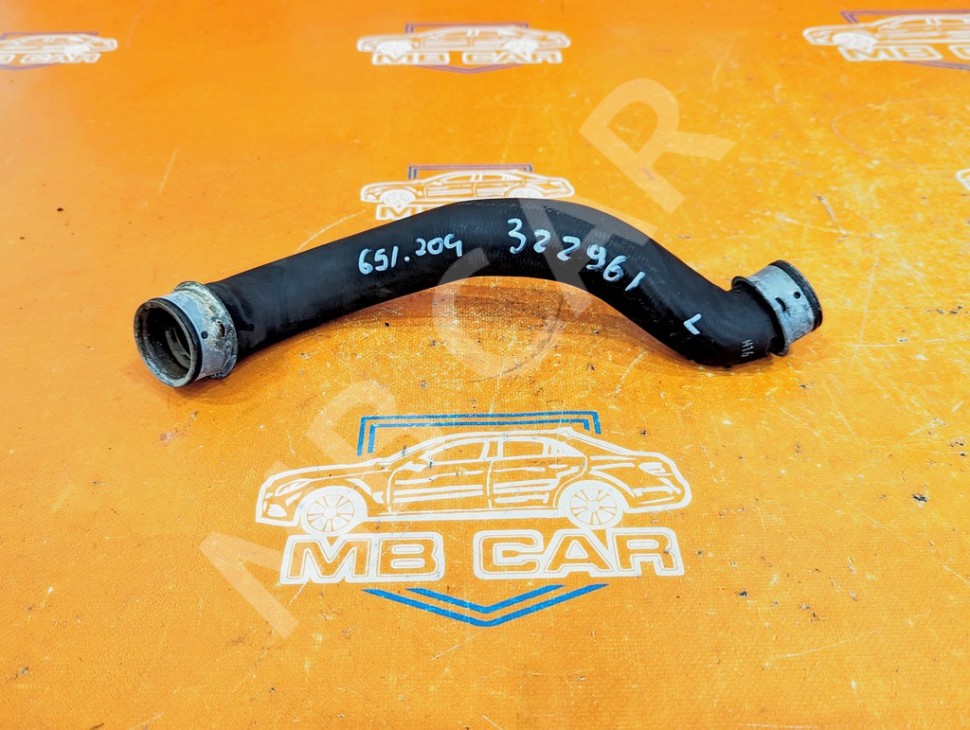Патрубок радиатора MERCEDES-BENZ C-класс W204/S204/С204 рестайлинг (2011 - 2015) фото 1 &mdash; Разборка Мерседес