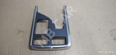 Накладка подлокотника MERCEDES-BENZ GLE-класс W166 (2015 - 2018) — Разборка Мерседес