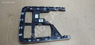 Накладка подлокотника MERCEDES-BENZ GLE-класс W166 (2015 - 2018) — Разборка Мерседес