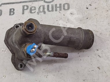 Фланец системы охлаждения MERCEDES-BENZ W124 W124/S124/C124/A124 (1984 - 1993) — Разборка Мерседес