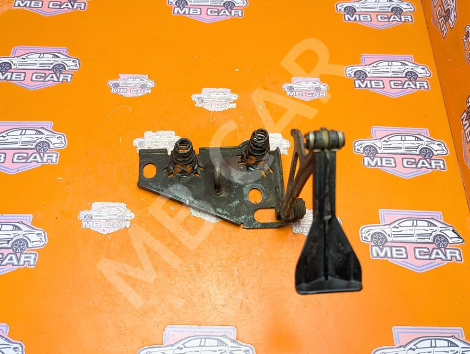 Замок капота MERCEDES-BENZ M-класс W163 (1997 - 2001) фото 1 &mdash; Разборка Мерседес