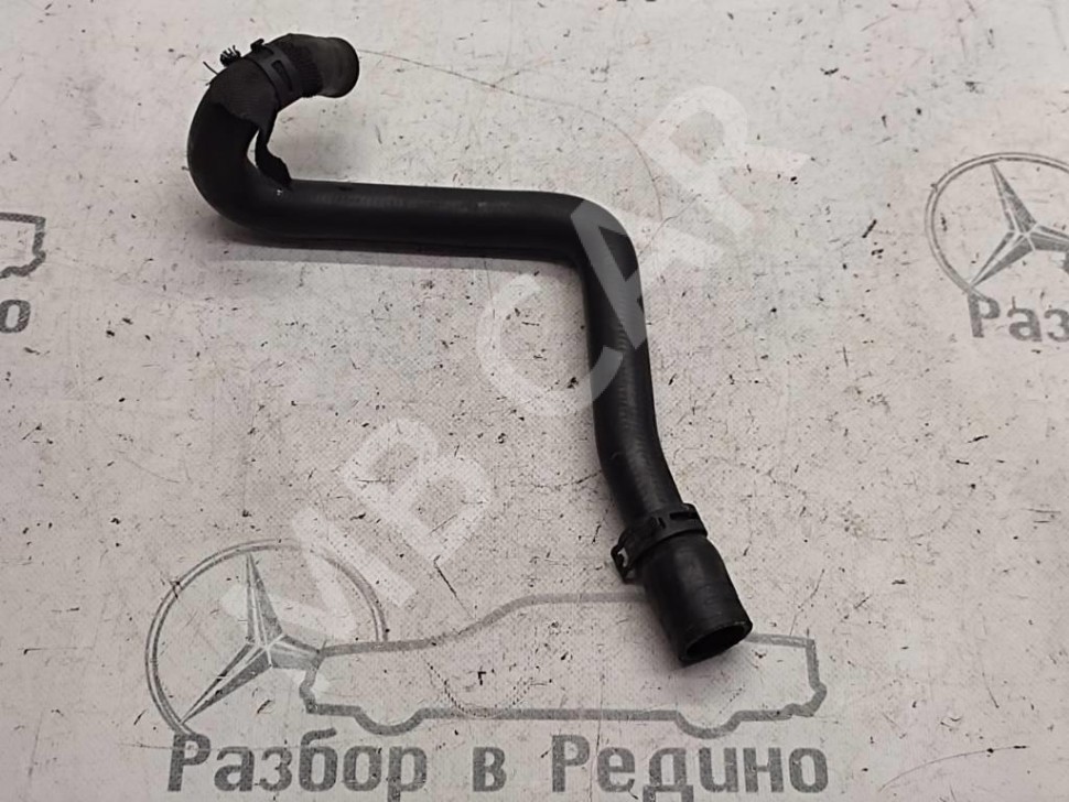 Патрубок ОЖ MERCEDES-BENZ C-класс W203/S203/CL203 (2000 - 2004) фото 1 &mdash; Разборка Мерседес