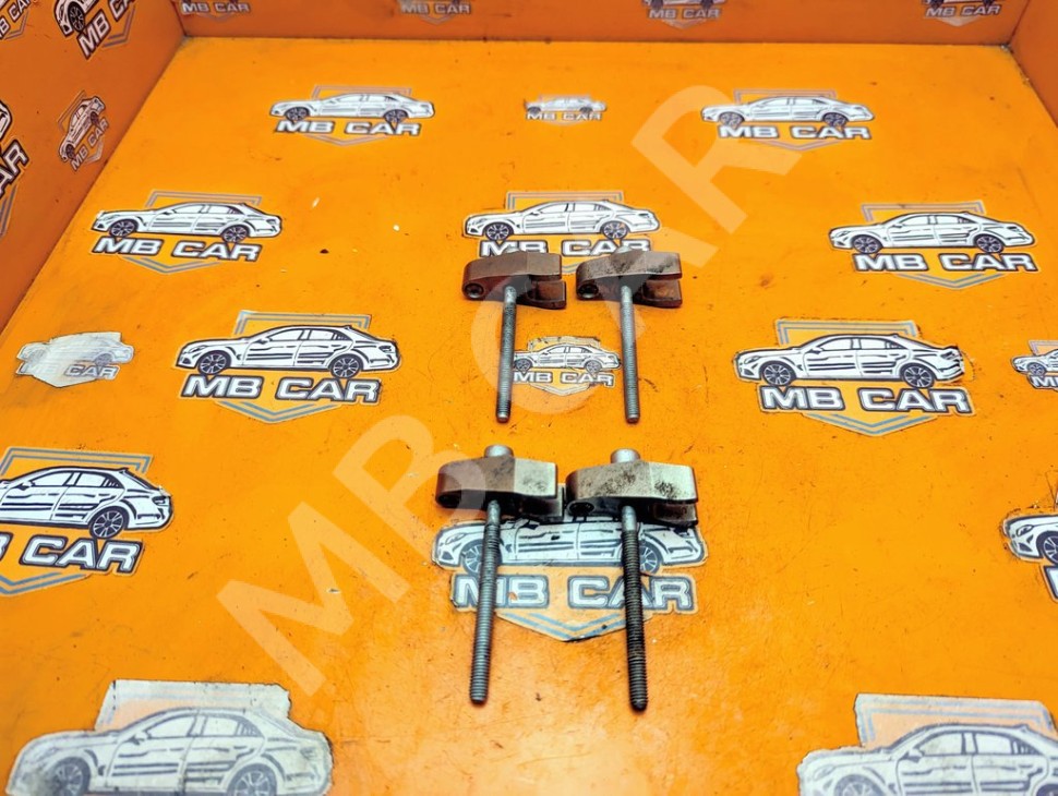 Кронштейн крепления форсунок MERCEDES-BENZ C-класс W203/S203/CL203 (2000 - 2004) фото 1 &mdash; Разборка Мерседес