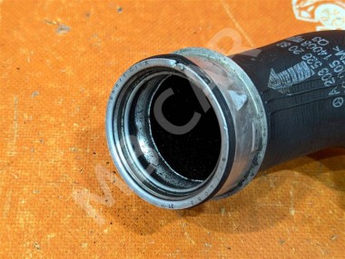 Патрубок интеркулера MERCEDES-BENZ C-класс W203/S203/CL203 (2000 - 2004) — Разборка Мерседес