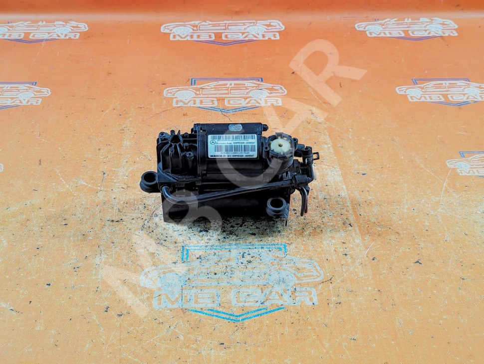 Компрессор пневмоподвески MERCEDES-BENZ E-класс W211/S211 (2002 - 2006) фото 1 — Разборка Мерседес