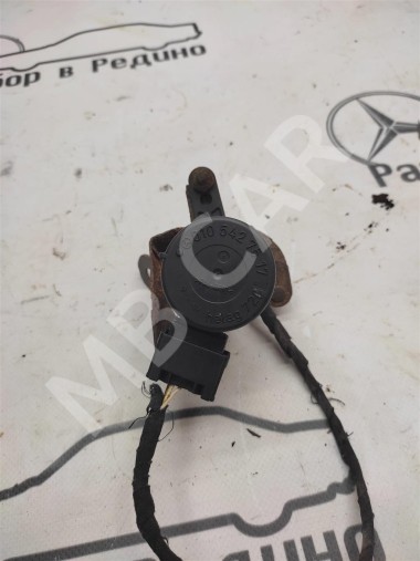 Датчик уровня пола MERCEDES-BENZ E-класс W210/S210 (1995 - 1999) — Разборка Мерседес