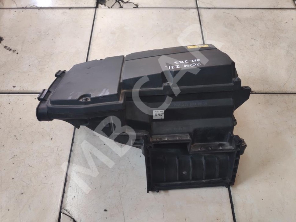 Корпус воздушного фильтра MERCEDES-BENZ C-класс W204/S204 (2006 - 2011) фото 1 — Разборка Мерседес