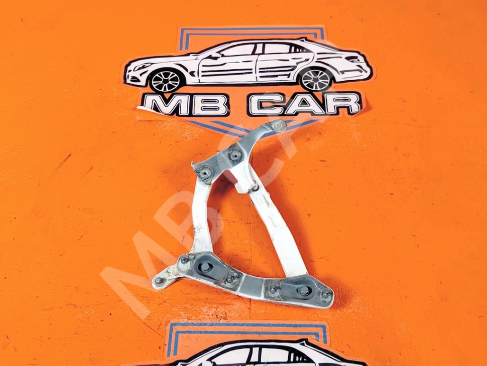 Петля капота MERCEDES-BENZ C-класс W202/S202 (1993 - 1997) фото 1 &mdash; Разборка Мерседес