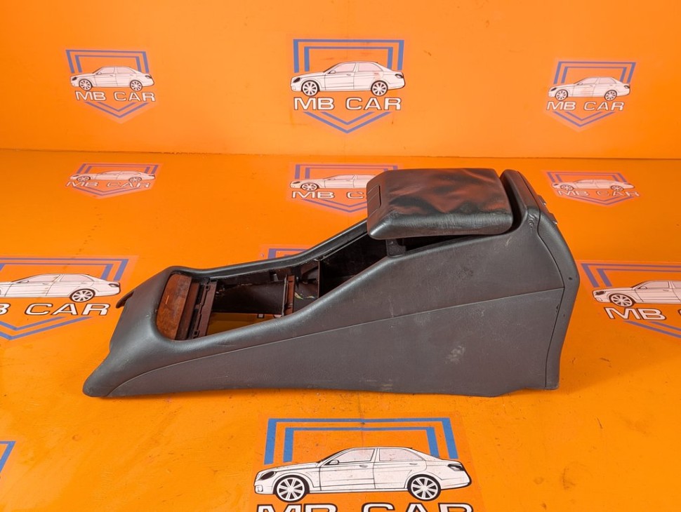 Подлокотник MERCEDES-BENZ M-класс W163 рестайлинг (2001 - 2005) фото 1 &mdash; Разборка Мерседес