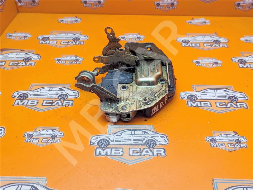 Замок двери передней правой MERCEDES-BENZ W124 W124/S124/C124/A124 (1984 - 1993) фото 1 — Разборка Мерседес