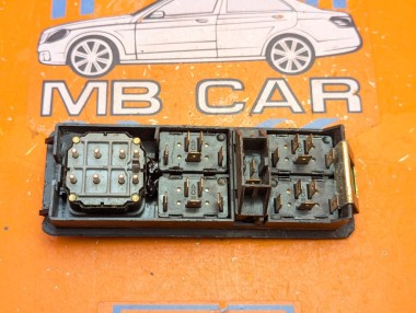 Кнопка стеклоподъемников MERCEDES-BENZ Vito W638 (1996 - 2003) 108 2.3 CDI MT (79 л.с.) &mdash; Разборка Мерседес