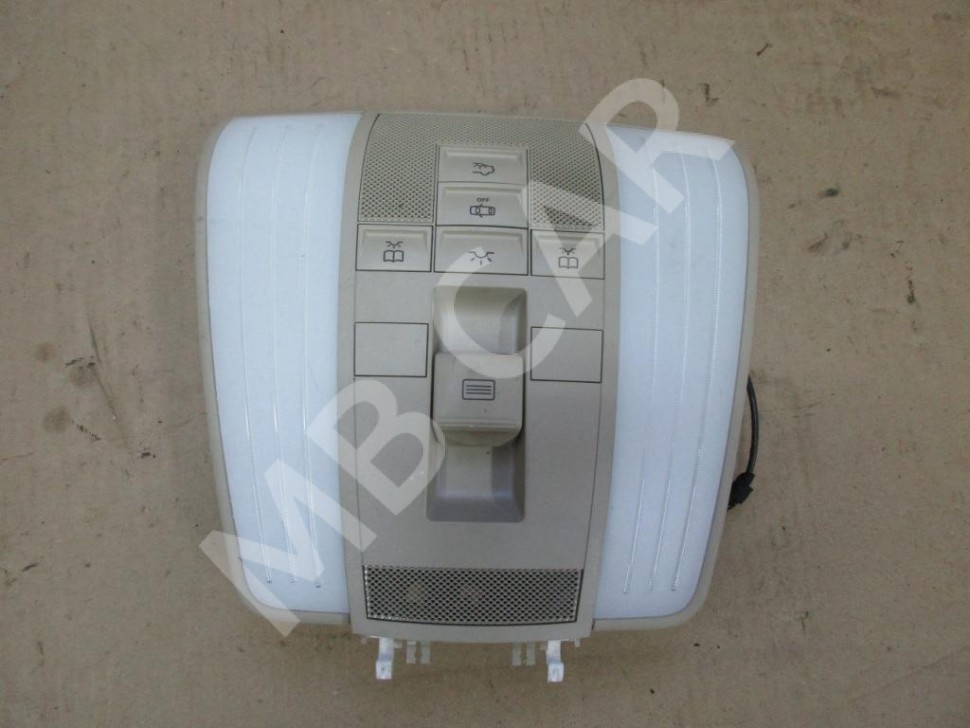 Плафон салона MERCEDES-BENZ CLS-класс C218/X218 (2010 - 2014) фото 1 — Разборка Мерседес