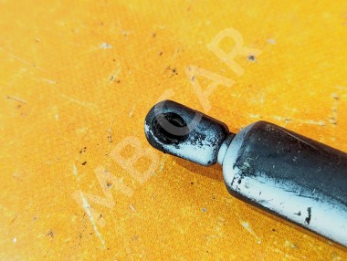 Амортизатор крышки багажника MERCEDES-BENZ Vito W638 (1996 - 2003) — Разборка Мерседес