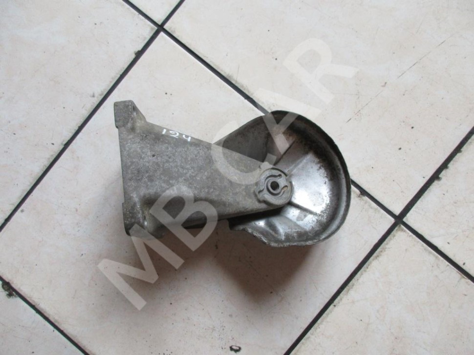 Лапа правая MERCEDES-BENZ W124 W124/S124/C124/A124 (1984 - 1993) фото 1 — Разборка Мерседес