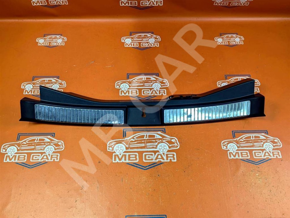 Накладка замка багажника MERCEDES-BENZ R-класс W251 (2005 - 2007) фото 1 — Разборка Мерседес