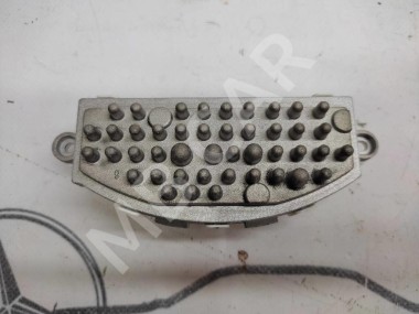 Реле моторчика печки MERCEDES-BENZ M-класс W166 (2011 - 2015) — Разборка Мерседес