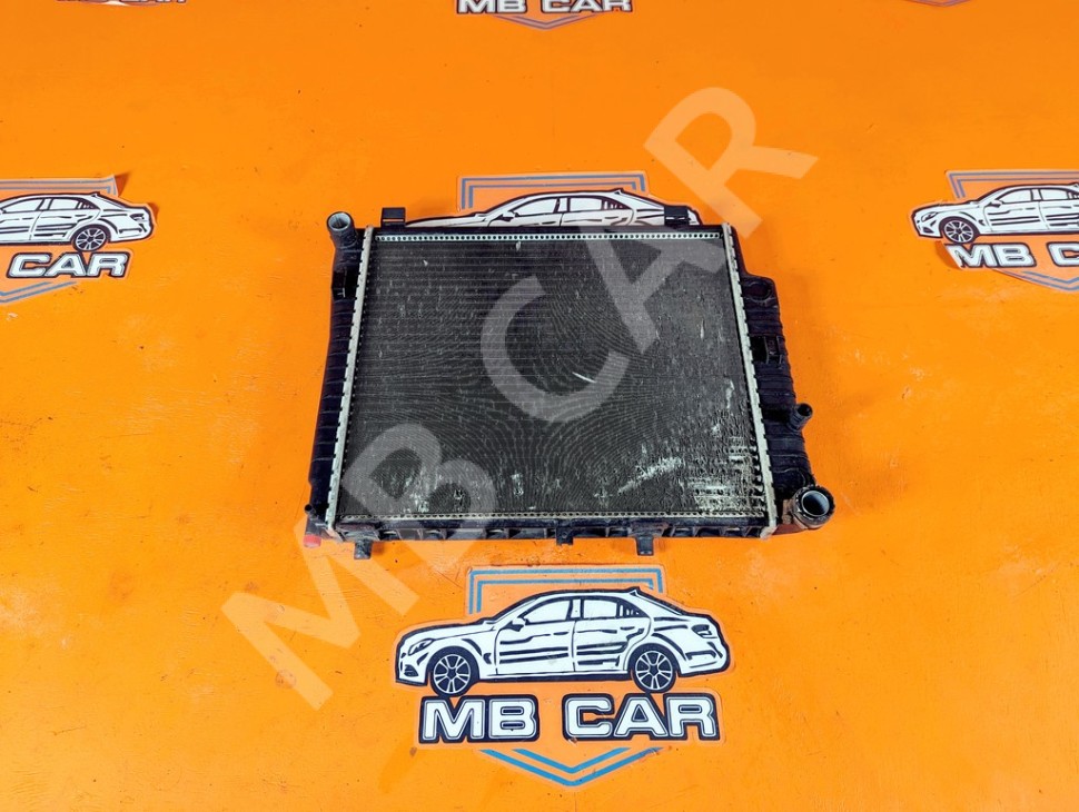 Радиатор MERCEDES-BENZ C-класс W202/S202 (1993 - 1997) фото 1 &mdash; Разборка Мерседес