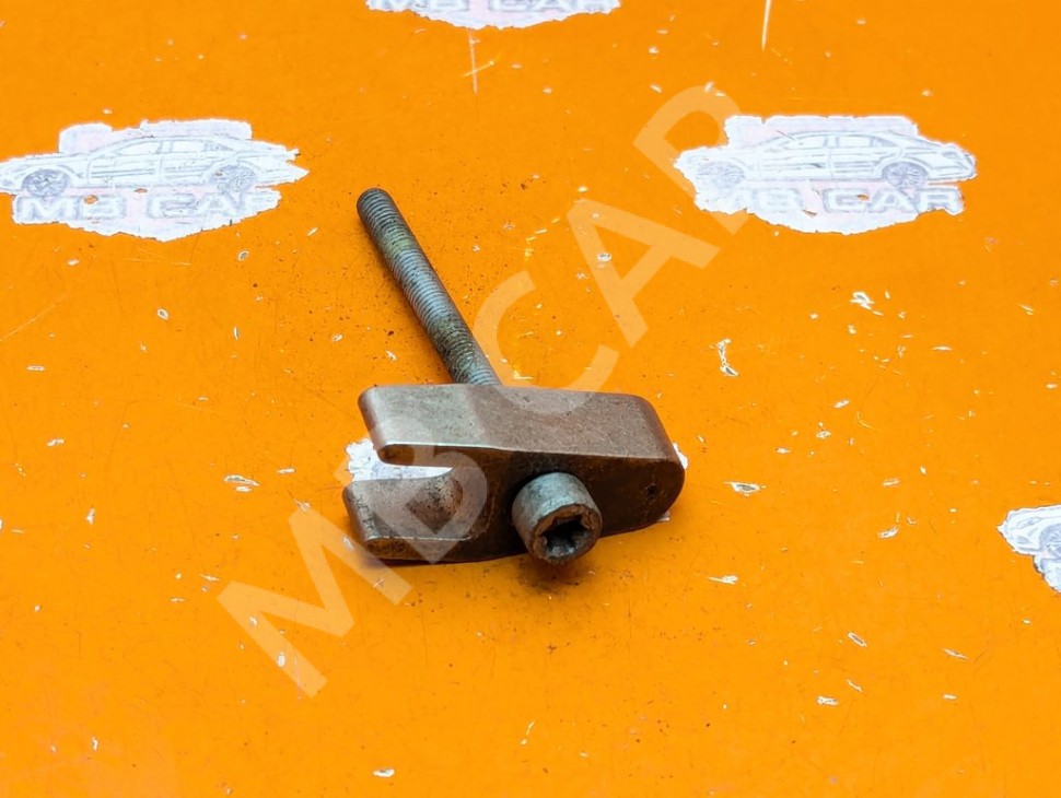 Кронштейн крепления форсунок MERCEDES-BENZ M-класс W163 рестайлинг (2001 - 2005) фото 1 &mdash; Разборка Мерседес