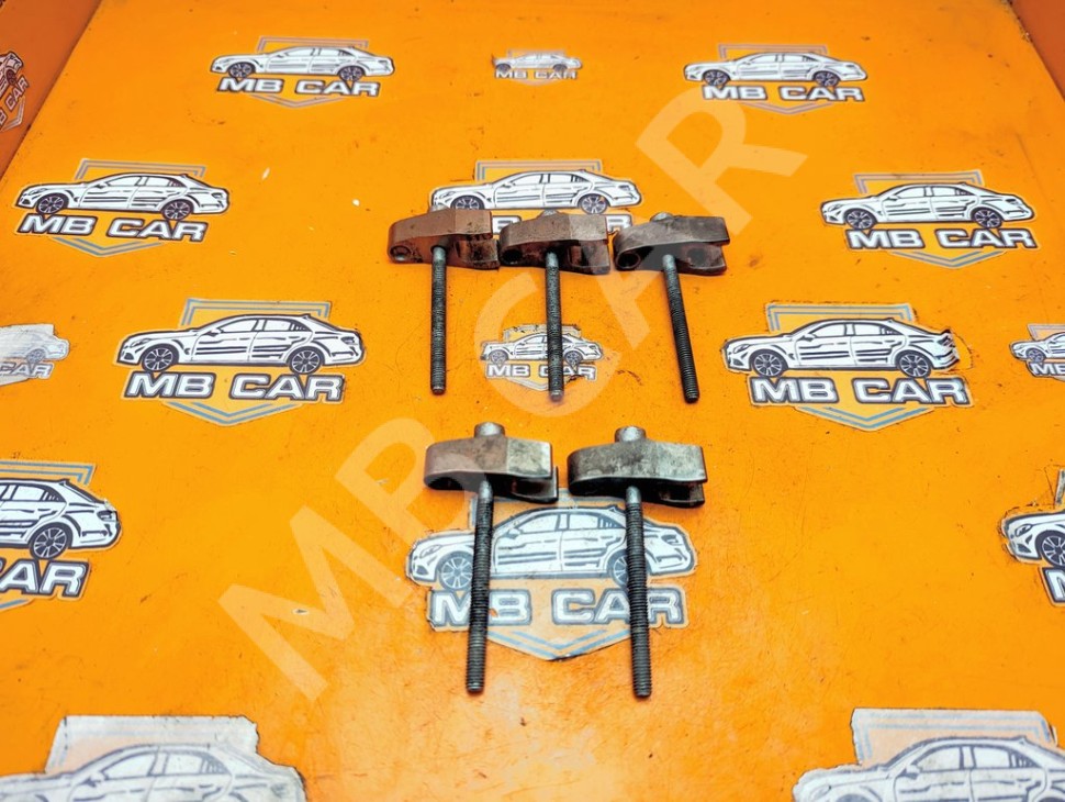 Кронштейн крепления форсунок MERCEDES-BENZ M-класс W163 рестайлинг (2001 - 2005) фото 1 &mdash; Разборка Мерседес