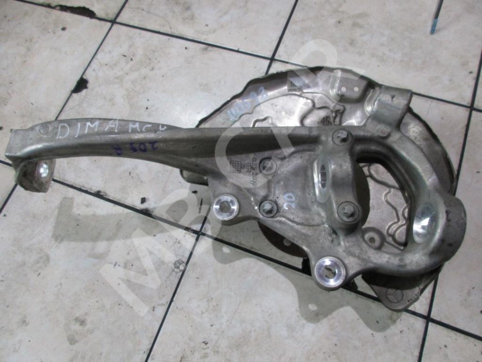 Кулак поворотный передний левый MERCEDES-BENZ C-класс W205/S205/C205/A205 (2014 - 2018) фото 1 — Разборка Мерседес