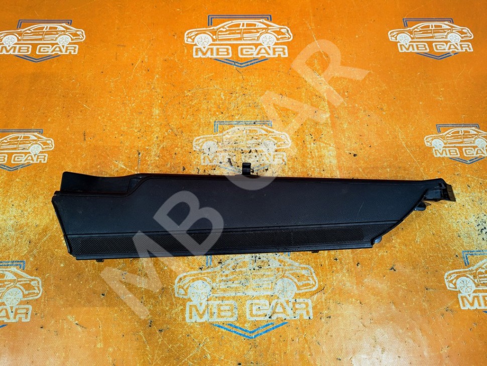 Направляющая шторки багажника MERCEDES-BENZ C-класс W204/S204 (2006 - 2011) фото 1 — Разборка Мерседес