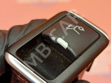 Кнопка открытия багажника MERCEDES-BENZ GL-класс X166 (2012 - 2016) — Разборка Мерседес