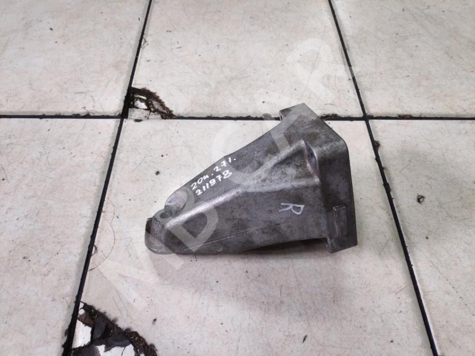 Лапа правая MERCEDES-BENZ C-класс W204/S204/С204 рестайлинг (2011 - 2015) фото 1 &mdash; Разборка Мерседес