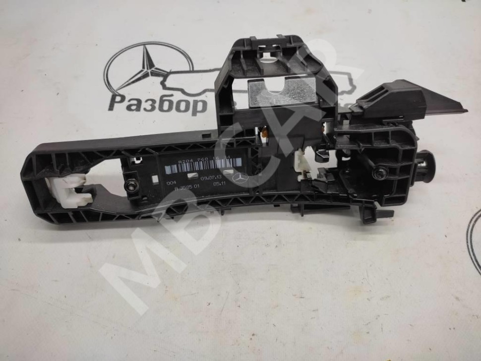 Ответная часть замка двери MERCEDES-BENZ A-класс AMG W176 (2013 - 2015) фото 1 — Разборка Мерседес