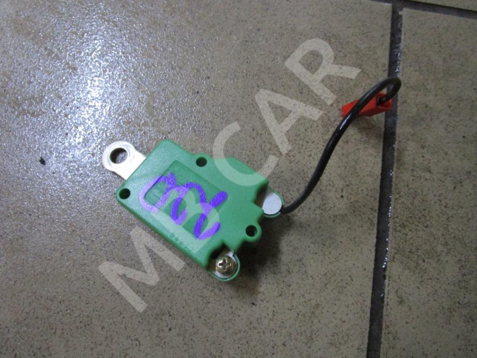 Усилитель антенны MERCEDES-BENZ S-класс W220 рестайлинг (2002 - 2005) фото 1 — Разборка Мерседес