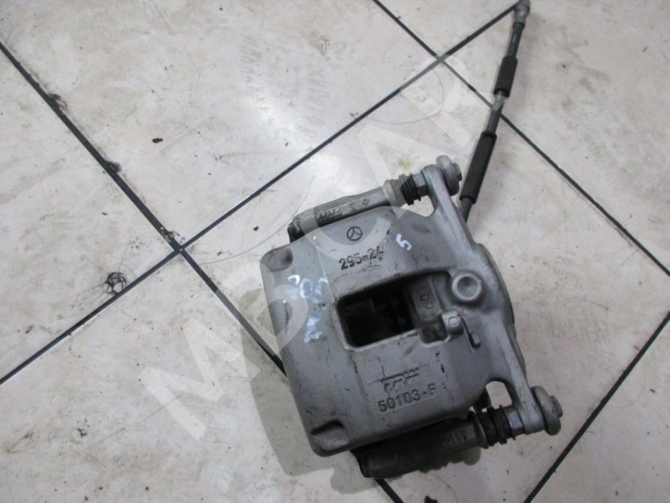 Суппорт передний левый MERCEDES-BENZ C-класс W205/S205/C205/A205 (2014 - 2018) фото 1 — Разборка Мерседес