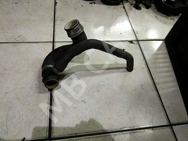 Патрубок радиатора MERCEDES-BENZ Sprinter W906 (2006 - 2019) фото 1 — Разборка Мерседес