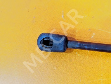 Амортизатор капота MERCEDES-BENZ C-класс W204/S204 (2006 - 2011) — Разборка Мерседес