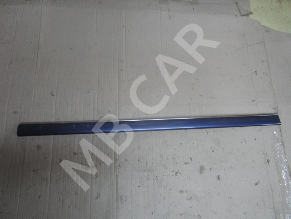 Молдинг двери MERCEDES-BENZ C-класс W202/S202 (1993 - 1997) фото 1 — Разборка Мерседес