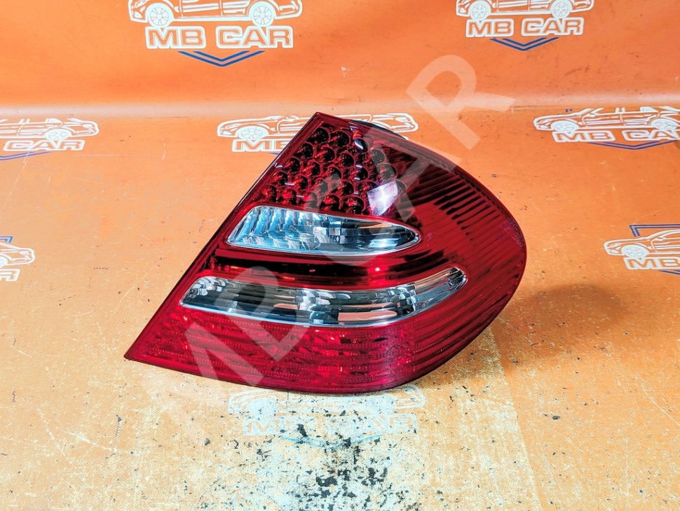 Фонарь задний правый MERCEDES-BENZ E-класс W211/S211 (2002 - 2006) фото 1 &mdash; Разборка Мерседес