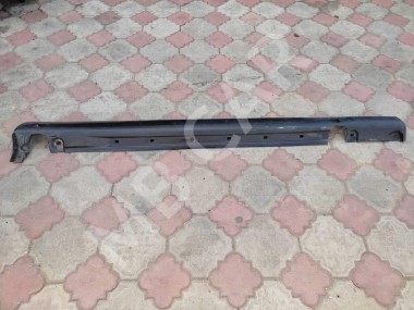 Порог пластиковый правый MERCEDES-BENZ S-класс W220 (1998 - 2005) — Разборка Мерседес