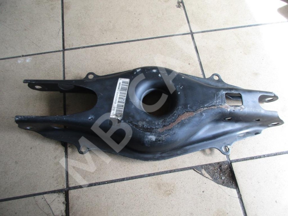 Рычаг задней стойки (лодка) MERCEDES-BENZ C-класс W204/S204 (2006 - 2011) фото 1 — Разборка Мерседес