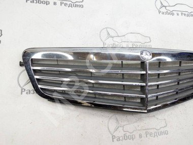 Решетка радиатора MERCEDES-BENZ C-класс W204/S204 (2006 - 2011) — Разборка Мерседес